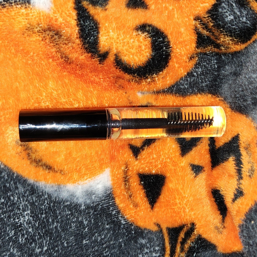 Organic eyelash/brow growth serum - Picture 2 of 2